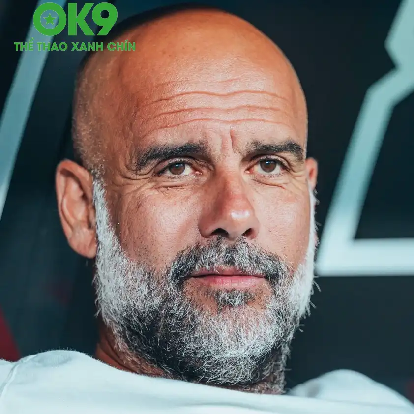 Pep Guardiola khẳng định Ederson vẫn là thủ môn số một tại Man City (Ảnh: @City_HQs).